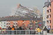Sprengung Agfa Hochhaus aus anderer Perspektive (Foto: Ingrid Grossmann)